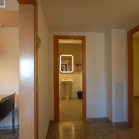 Lets Holidays New Flat Beachfront In شقة