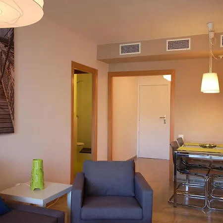 شقة Lets Holidays New Flat Beachfront In